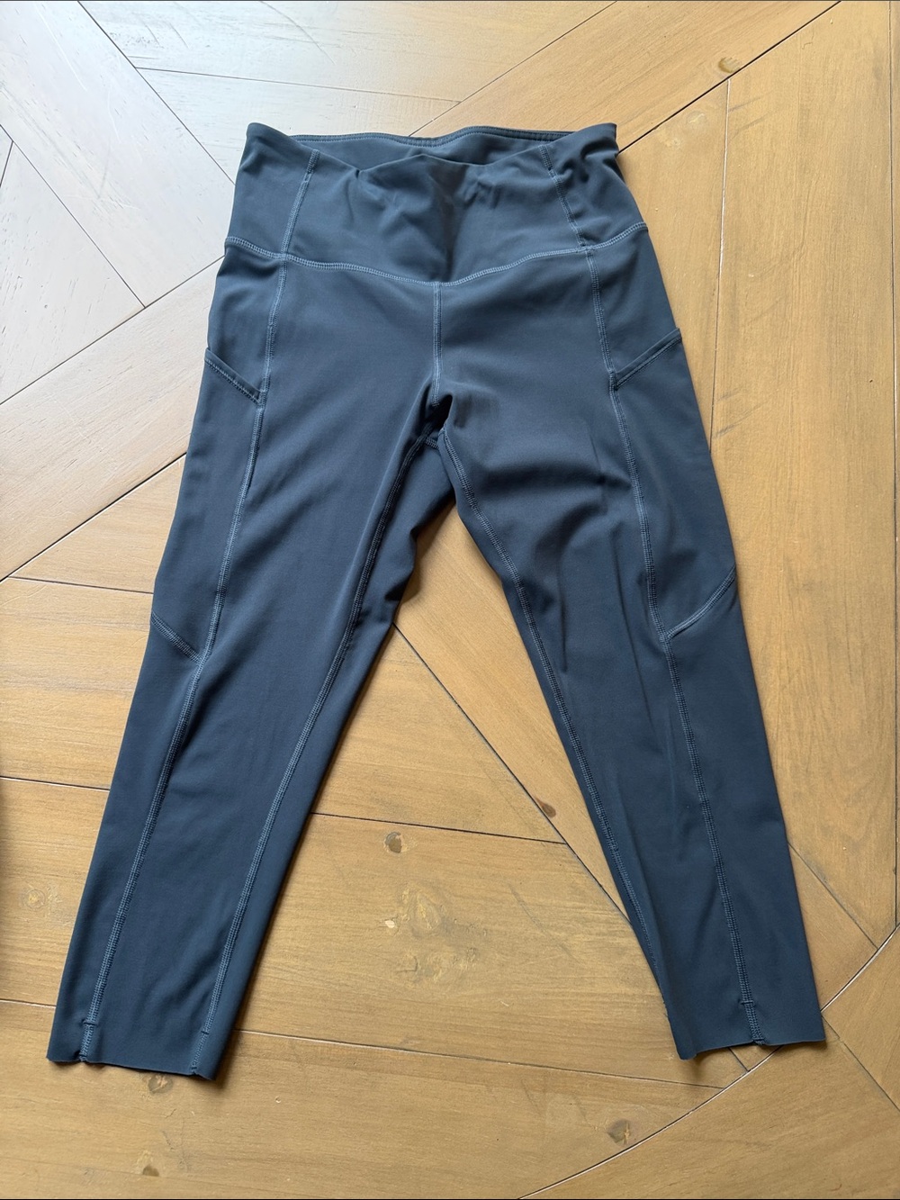 CRZ YOGA Dark gray/ melanite Capri Leggings with Side Pockets